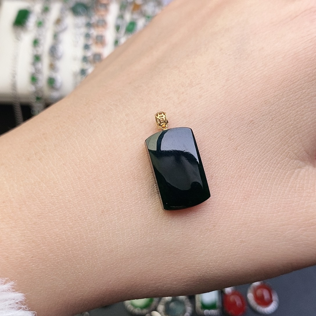 猫***猫翡翠18K金镶嵌吊坠(赠链)