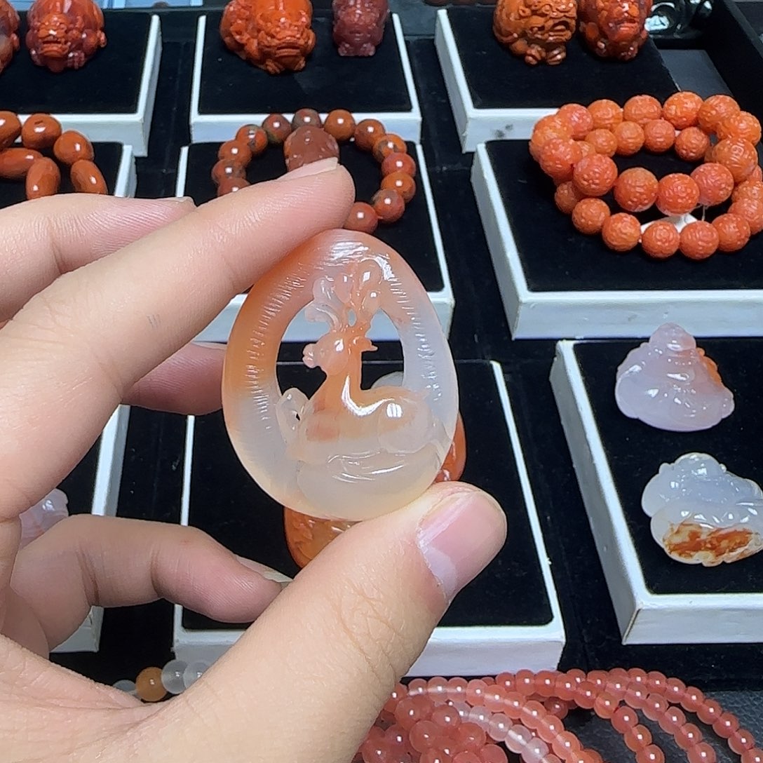 南红玛瑙未镶嵌颈饰