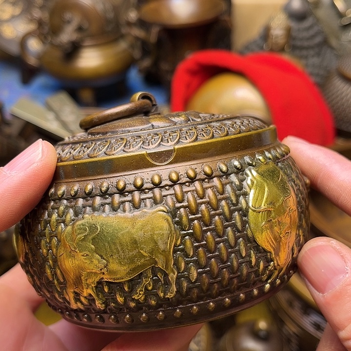 精美铜器批发档口