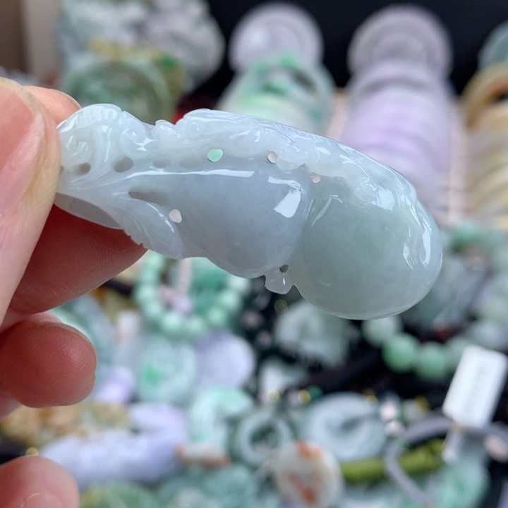 翡翠颈饰未镶嵌吊坠