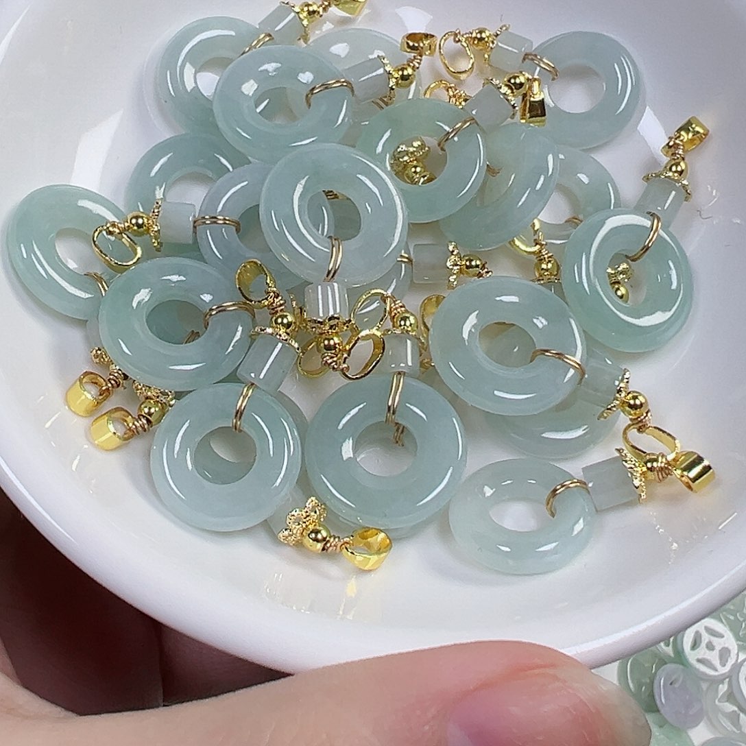 翡翠散珠翡翠甜甜圈一个