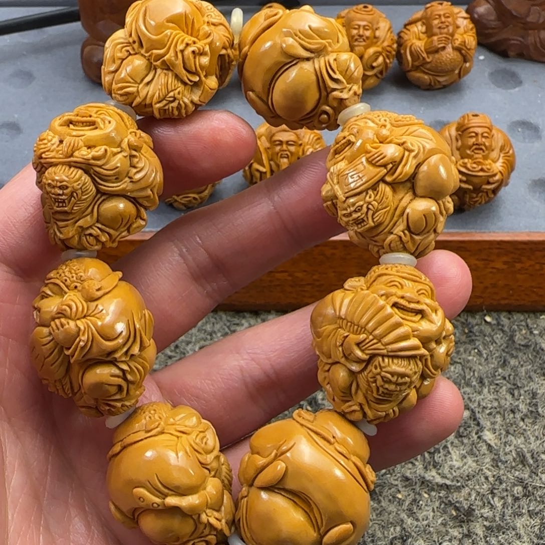 橄榄核吊坠时**转……………………