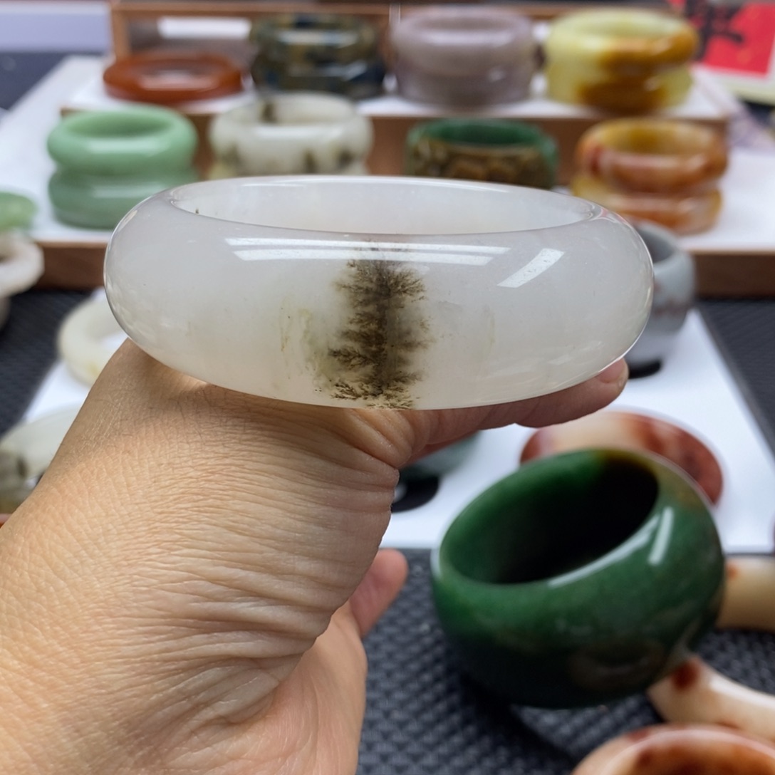 石英质玉手镯未镶嵌萍**逄