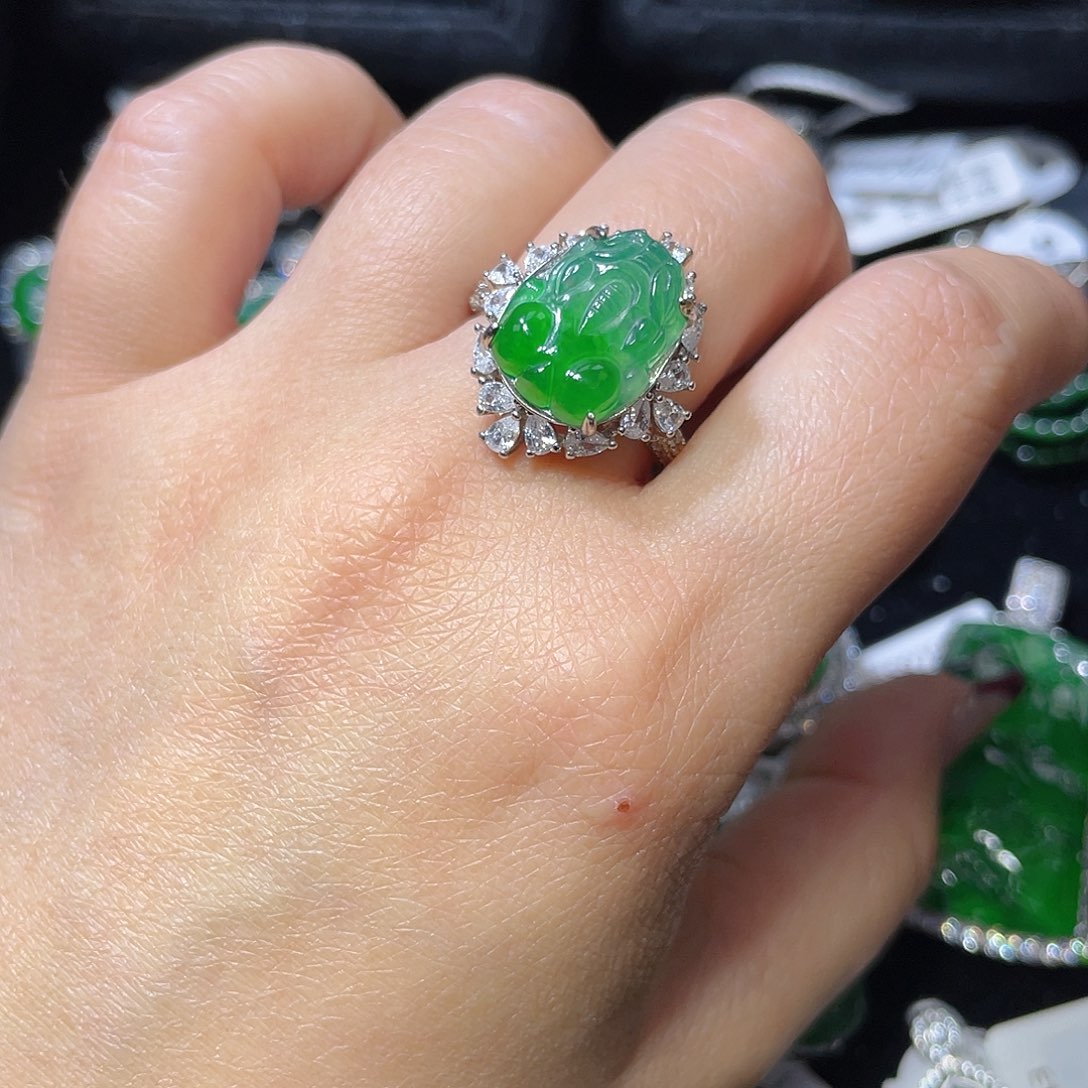 翡翠颈饰银S925镶嵌翡翠