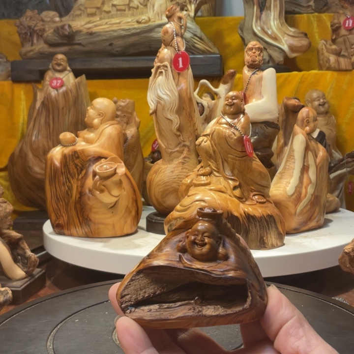 柏木（崖柏）万**城崖柏  弥勒