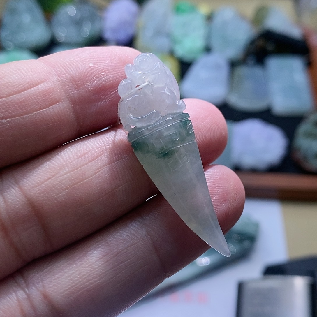 【闪购商品】翡翠颈饰未镶嵌11111111111111