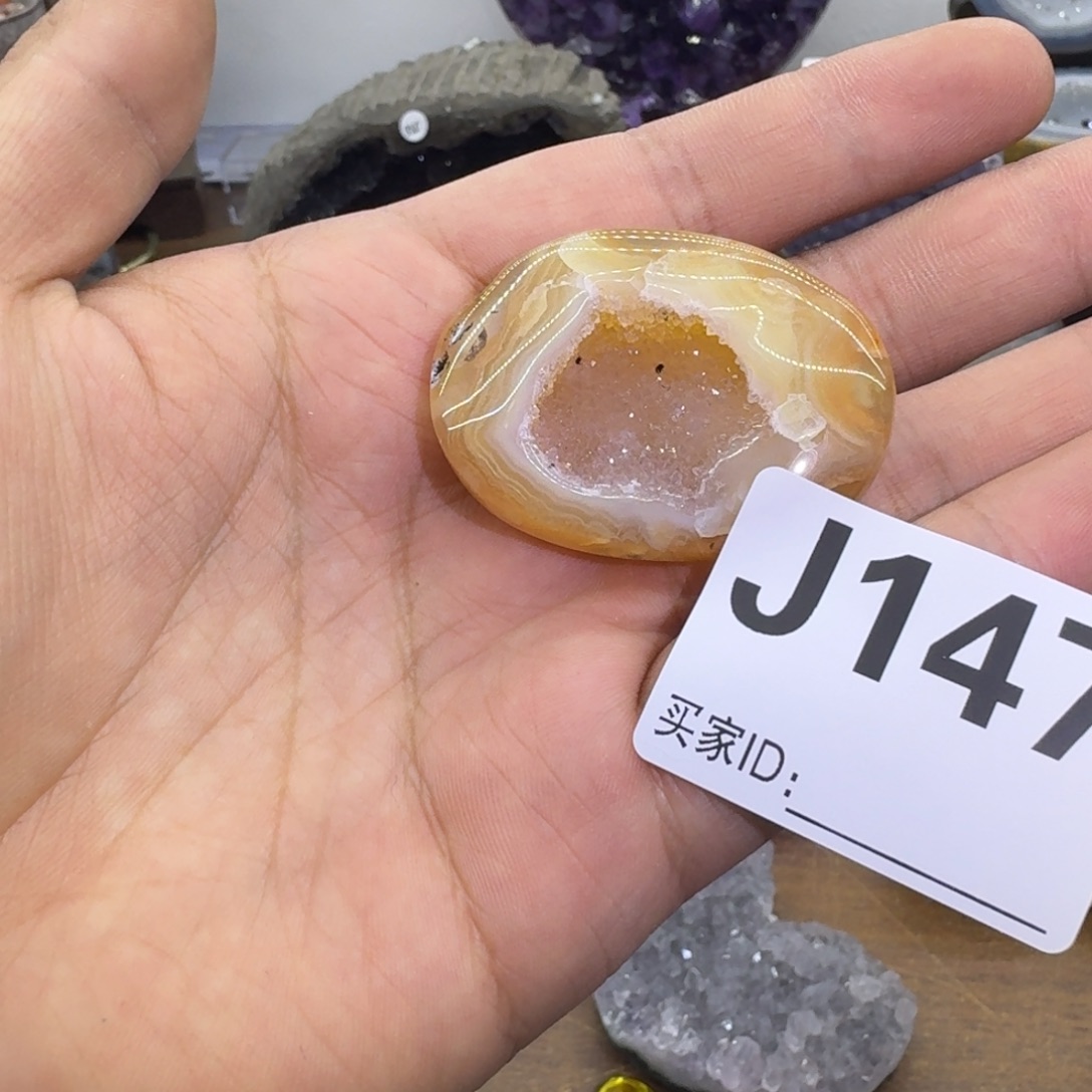 未镶嵌水晶大型摆件（非配饰）