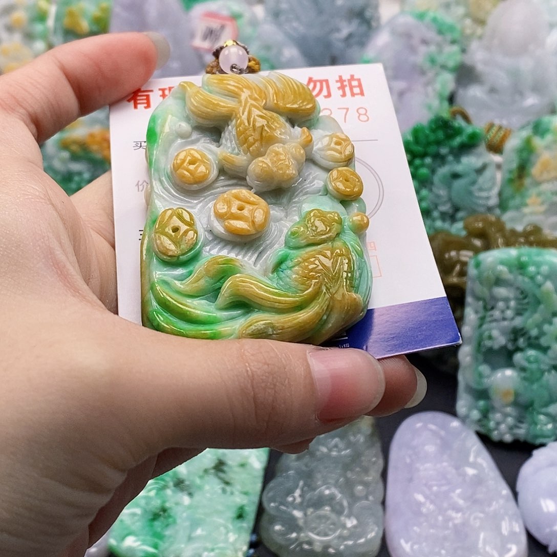 吊坠(不含链)未镶嵌翡翠