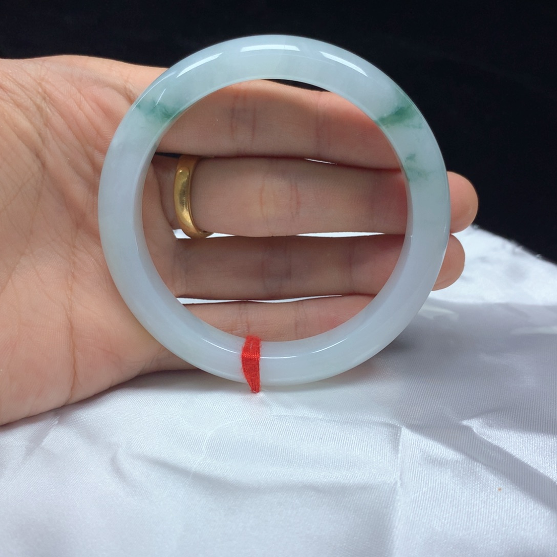 翡翠未镶嵌手镯（圆镯）58.3