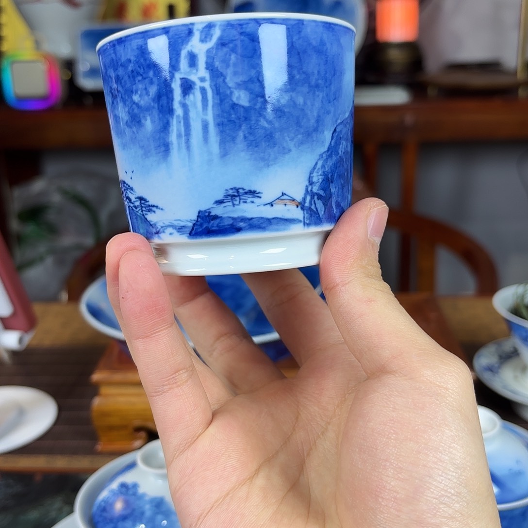 青***天王庆龙老师手绘陶瓷