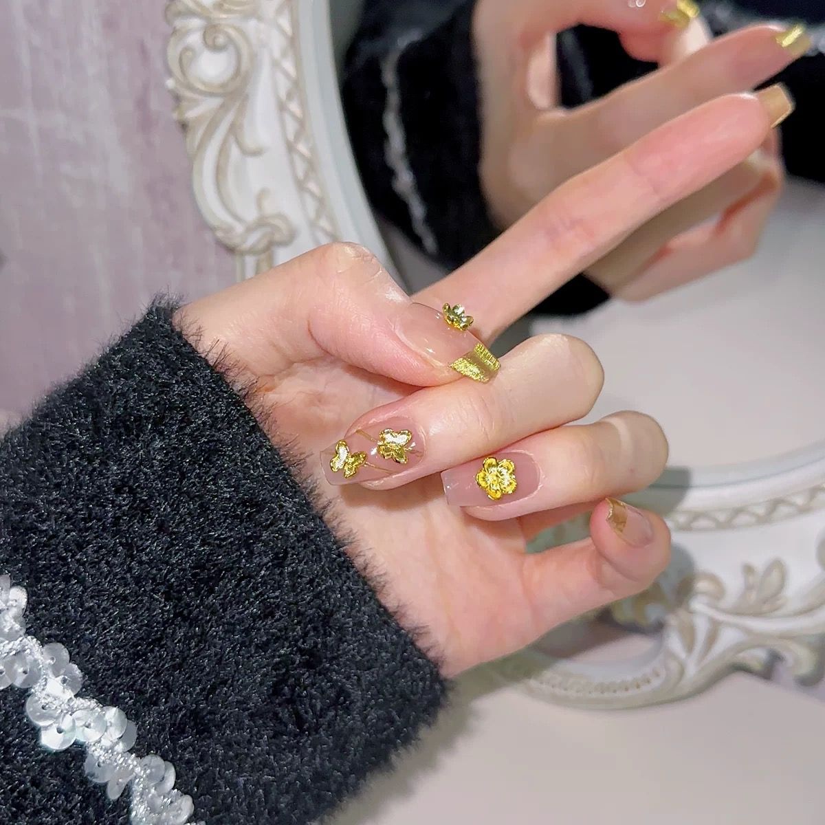 纯手工穿戴甲金色花朵轻奢法式高级感ins小众千金美甲可拆卸贴片