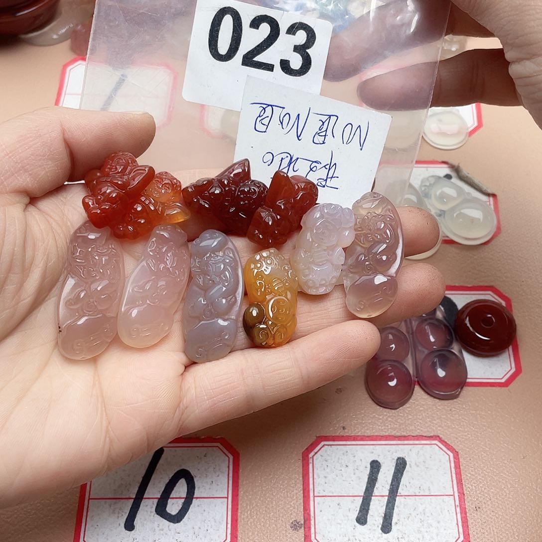 合金颈饰玛瑙/玉髓大*翁