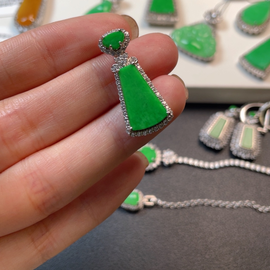 翡翠吊坠(不含链)银S925镶嵌