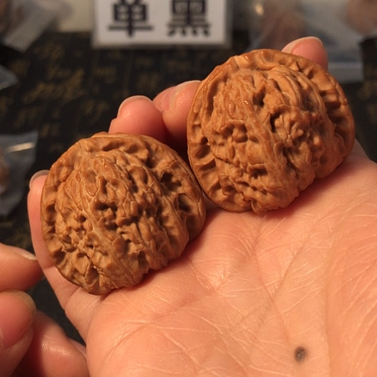 把件文玩核桃三角白39mm