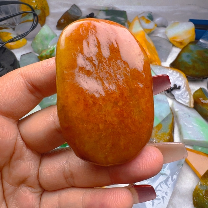 翡翠颈饰未镶嵌翡翠