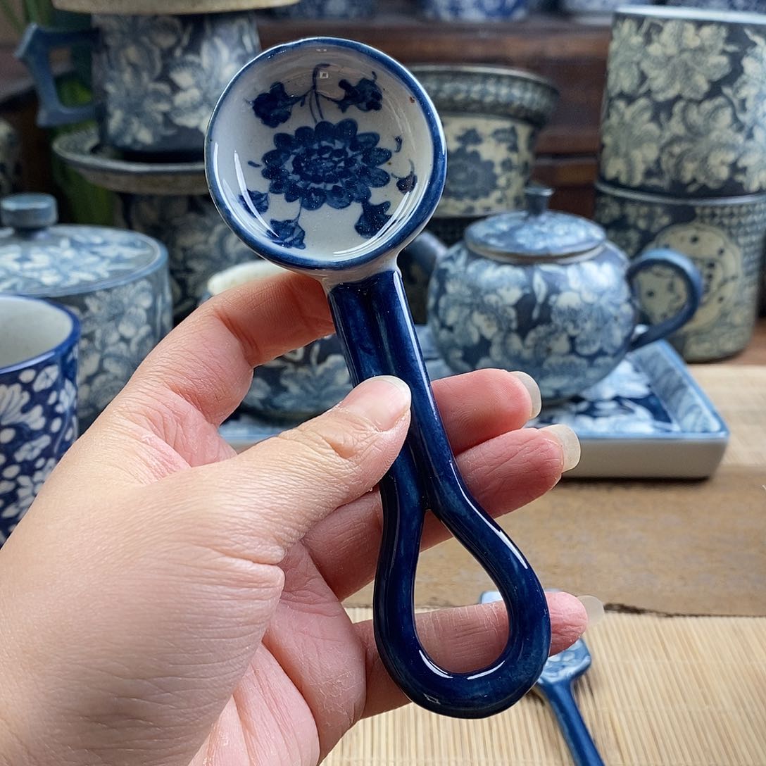 手工手绘青花陶瓷