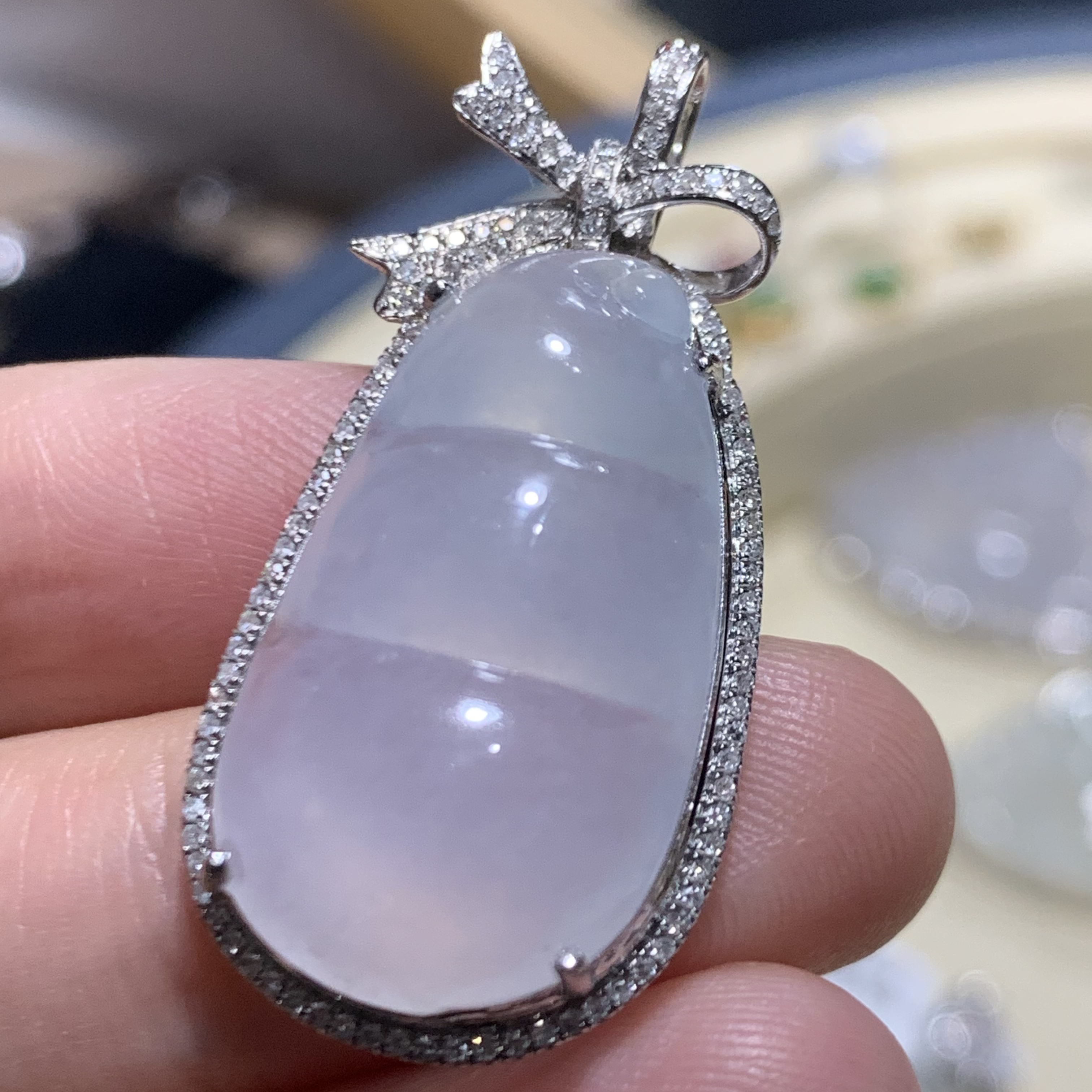 18 K金翡翠福豆吊坠买断不退