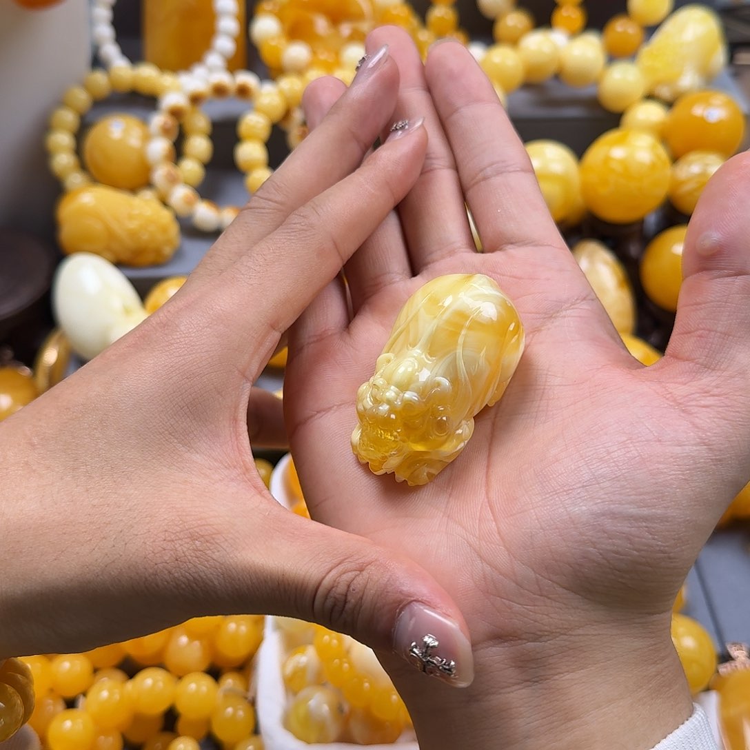 蜜蜡珠宝奇石未镶嵌貔貅