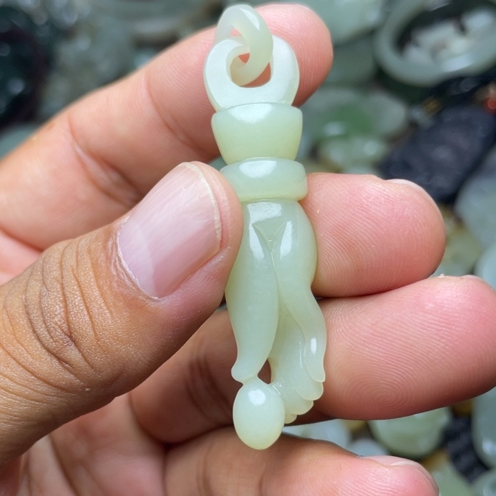 颈饰未镶嵌和田玉