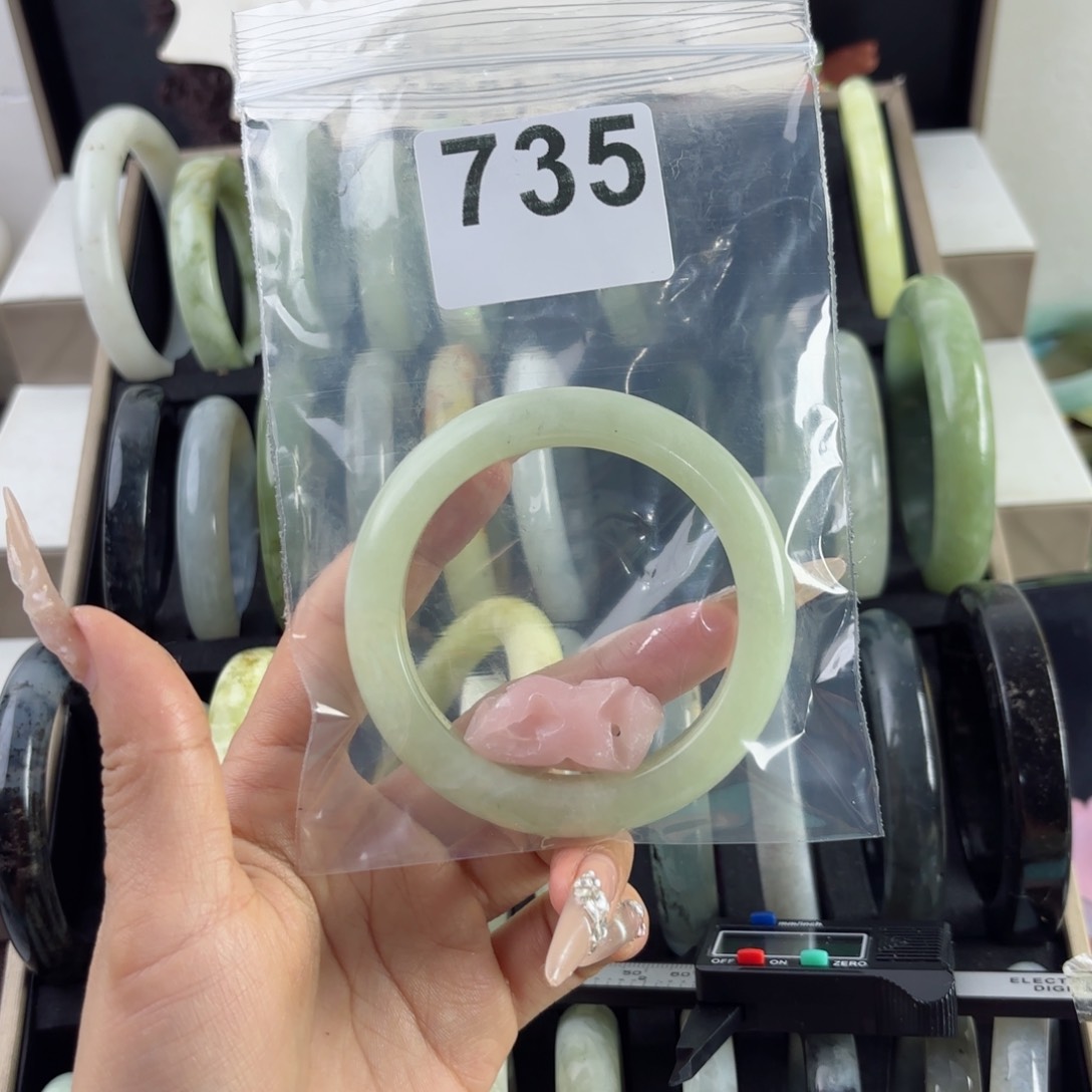 蛇纹石玉未镶嵌手镯G****g