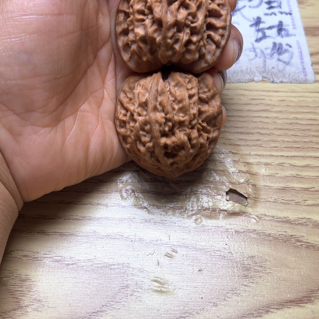 文玩核桃吊坠京八对