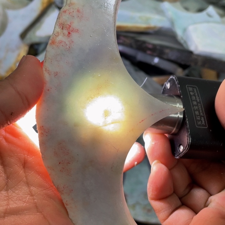 翡翠吊坠(不含链)未镶嵌天然翡翠边角料