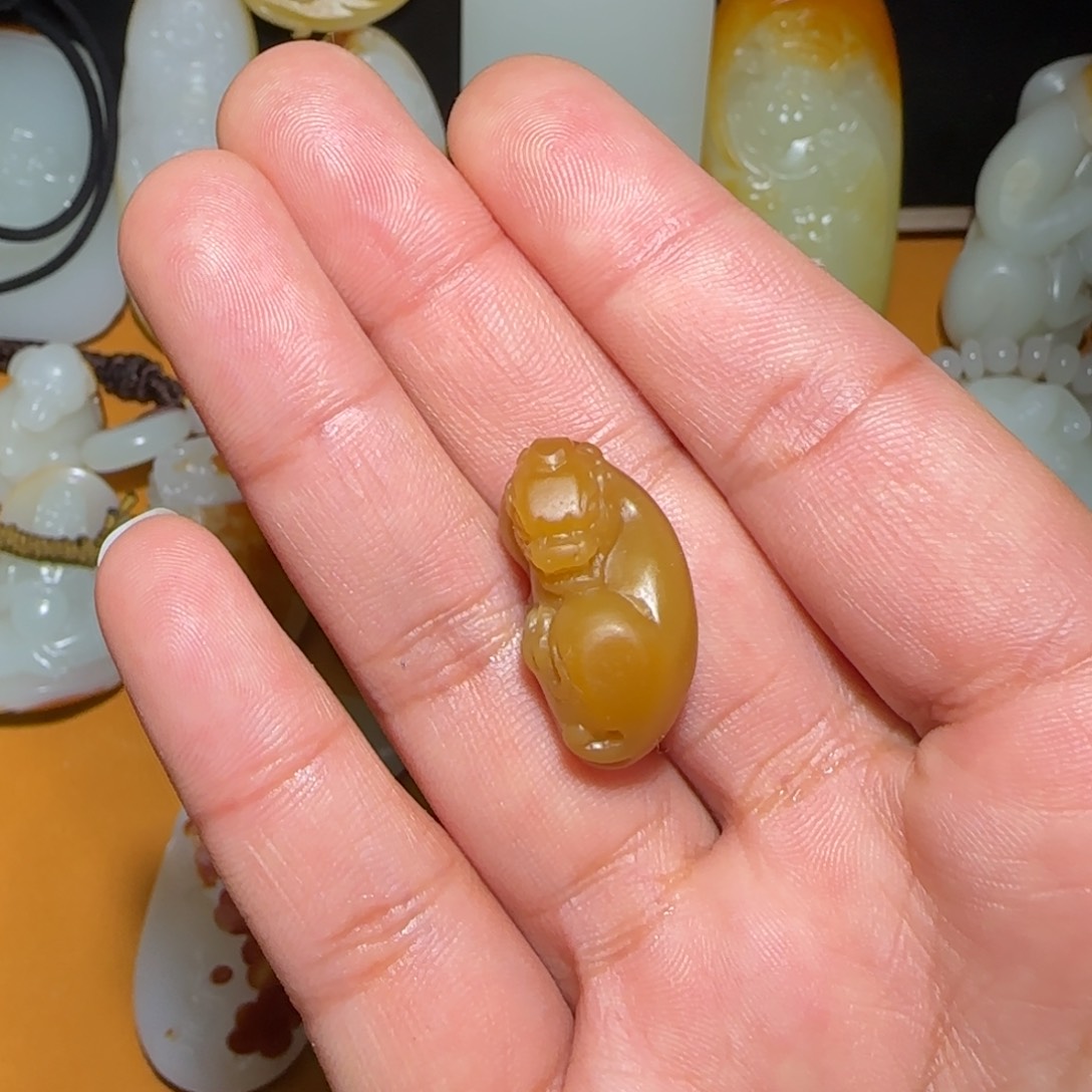 和田玉颈饰未镶嵌