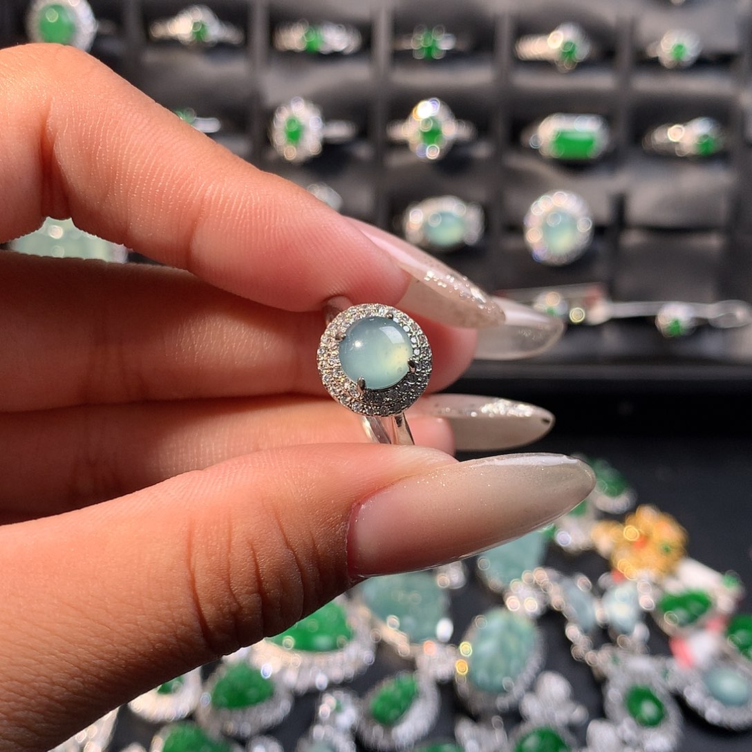 翡翠未镶嵌戒指戒指