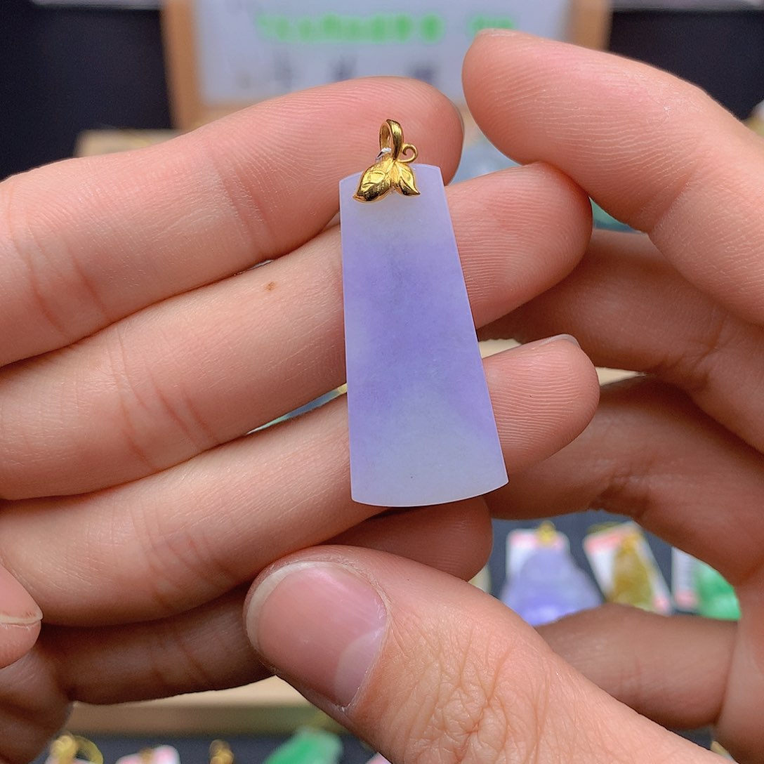 翡翠颈饰18K金镶嵌翡翠 