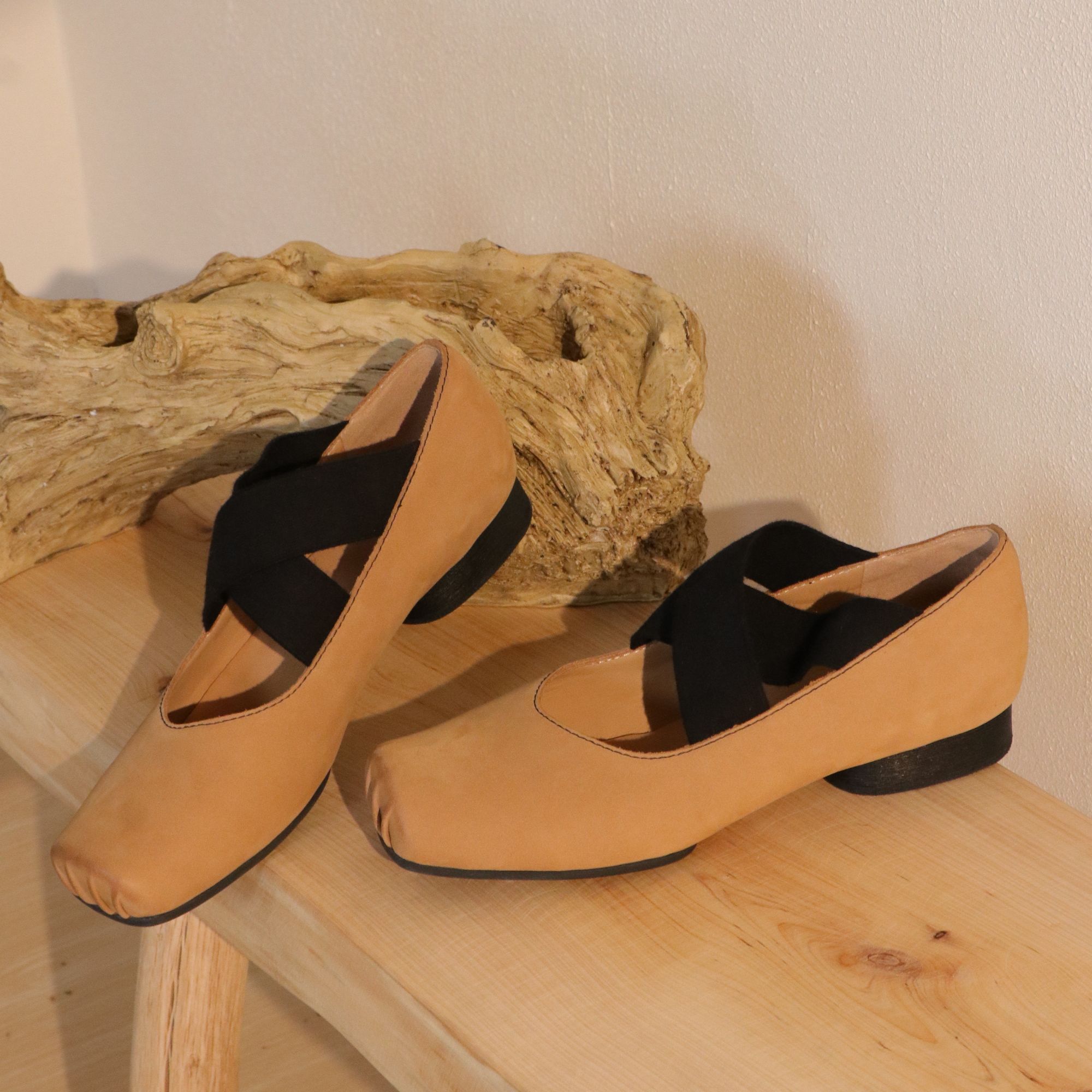 手工做旧复古方头uma猪鼻子芭蕾舞鞋女粗跟交叉带玛丽珍真皮单鞋