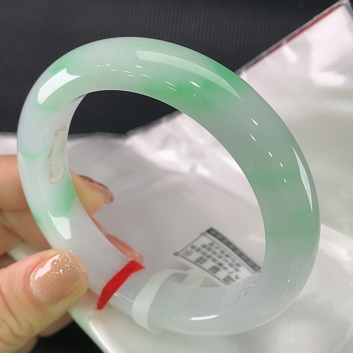 翡翠手镯未镶嵌正圈61