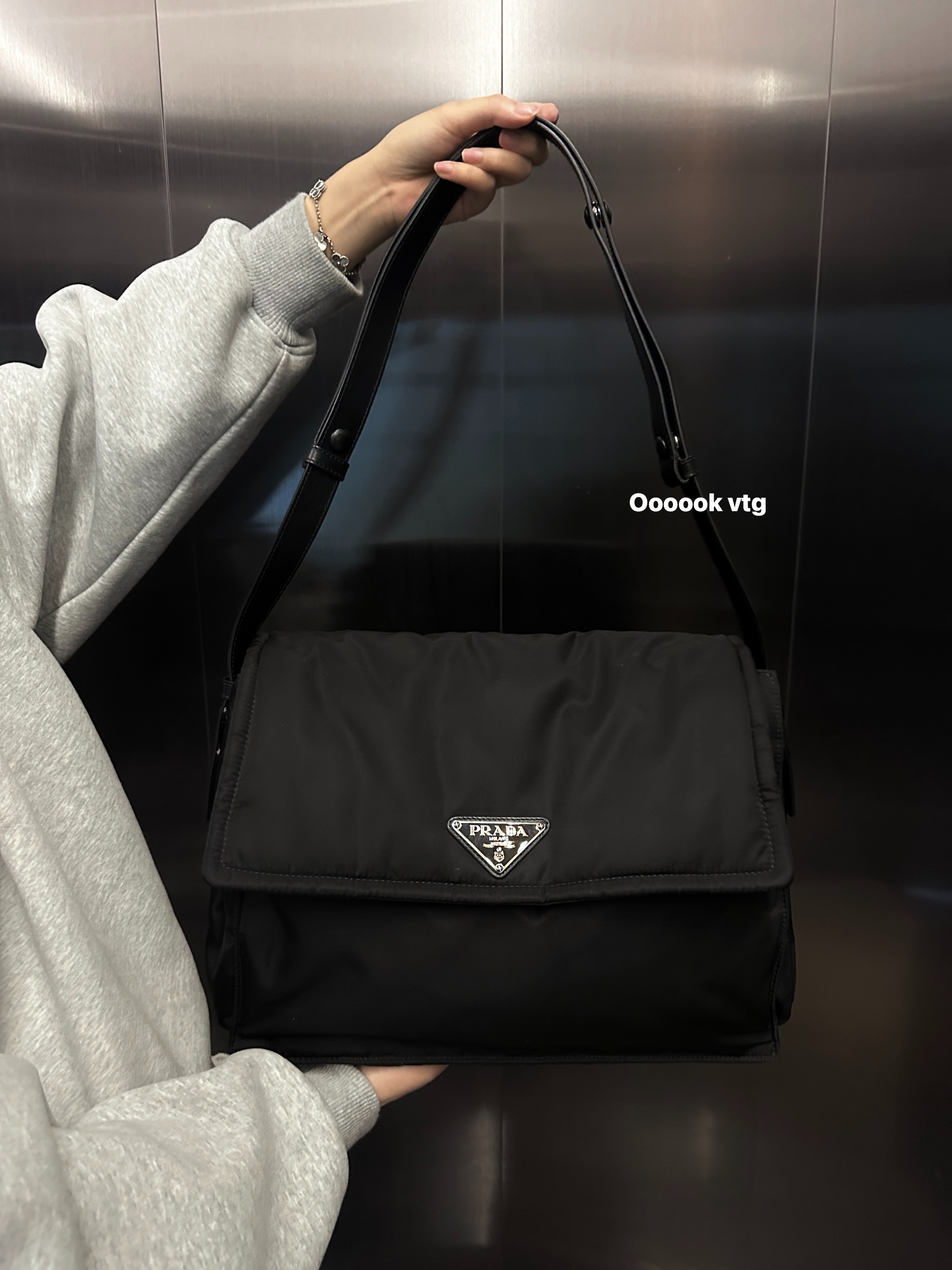 95新 Prada/普拉达 CS6954 Prada普拉达 黑色邮差包中号
