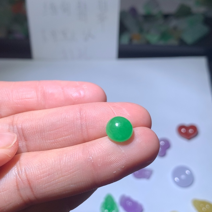 P***姐翡翠未镶嵌颈饰挂件