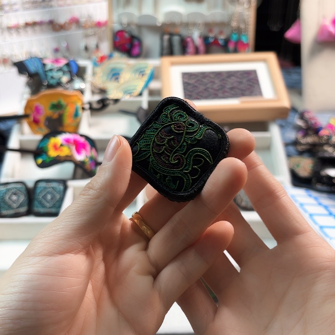 刺绣炊**袅手工刺绣工艺