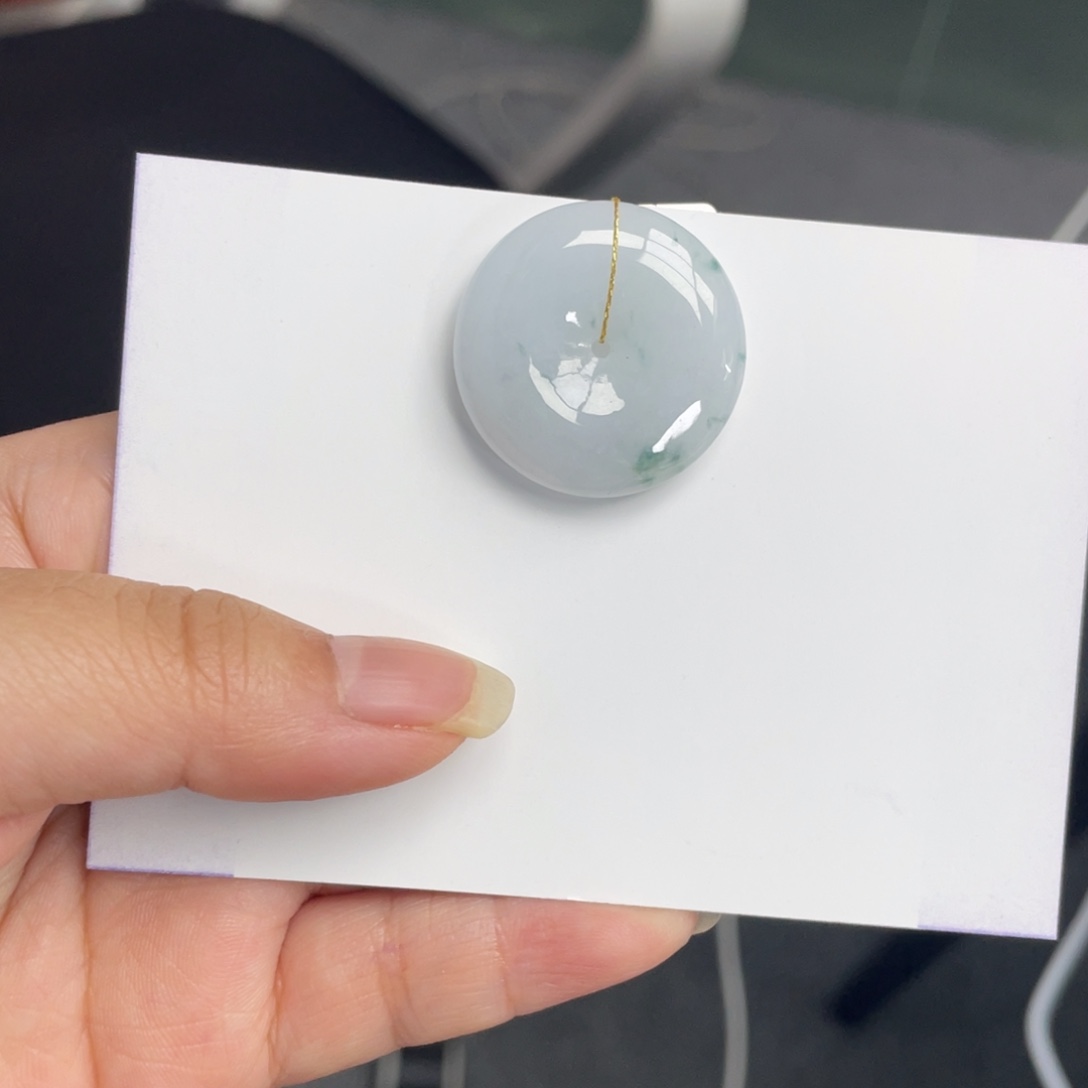 翡翠未镶嵌颈饰平安扣