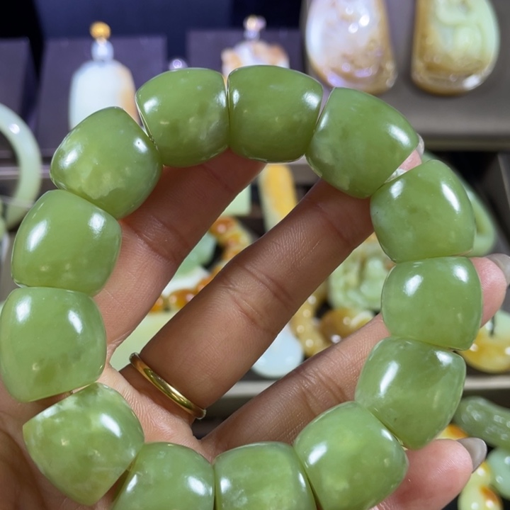 和田玉未镶嵌手链