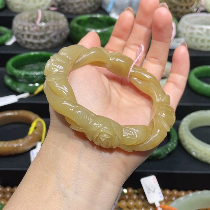 和田玉手镯58圈口 编号37未镶嵌