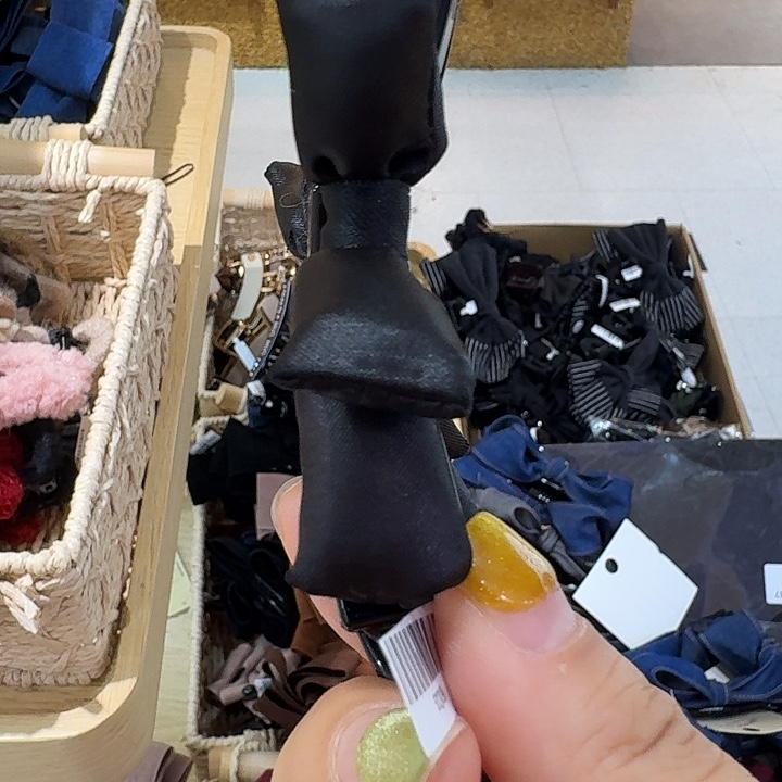 布艺铁合金充棉蝴蝶结香蕉夹
