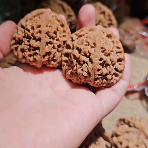 奔***子文玩核桃吊坠45南疆