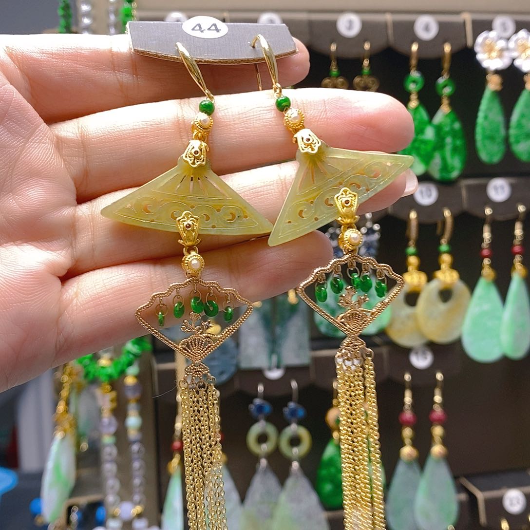 未镶嵌翡翠耳饰翡翠