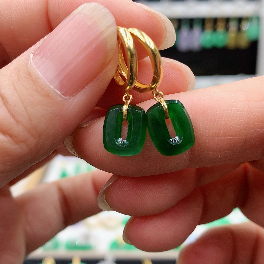 翡翠耳饰18K金镶嵌的