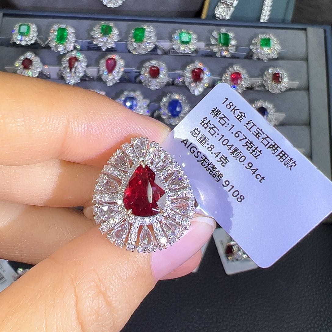 红宝石戒指18K金镶嵌