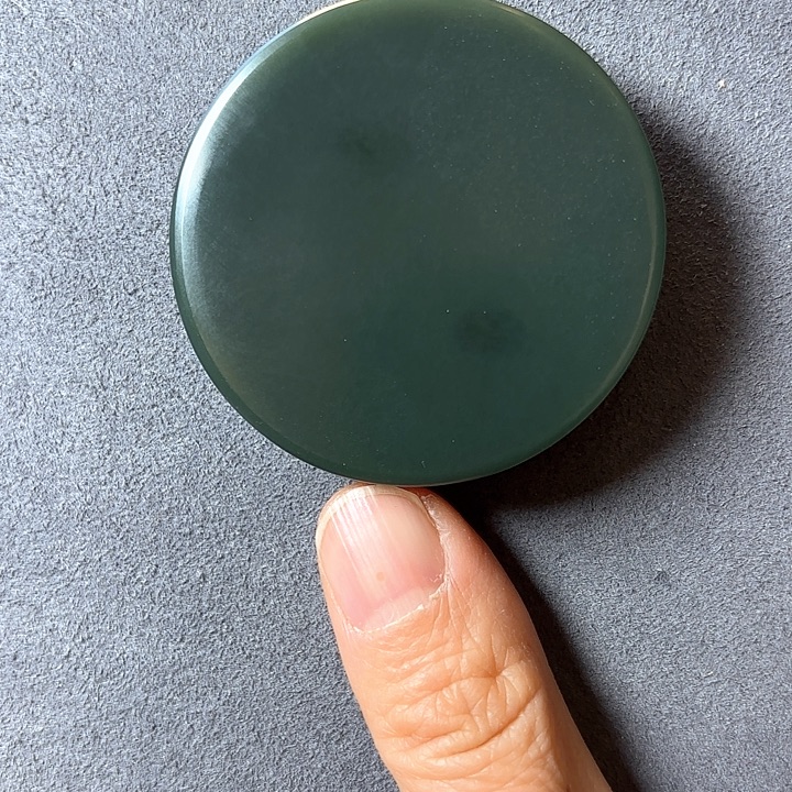 和田玉未镶嵌颈饰塔青圆牌