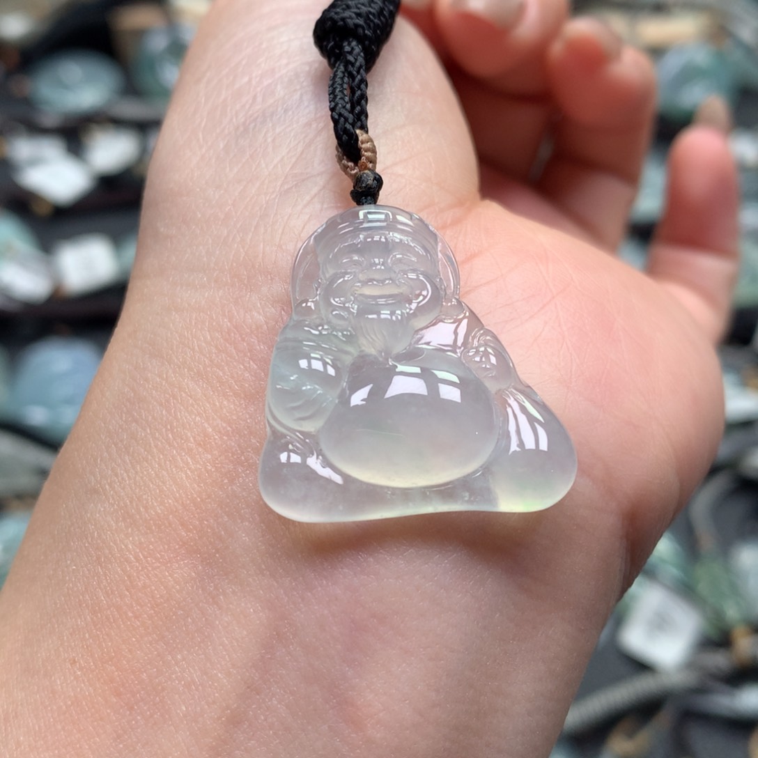 翡翠颈饰未镶嵌财神