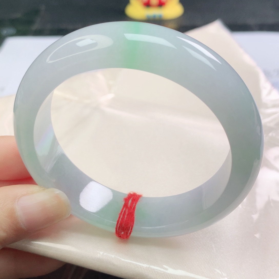 翡翠未镶嵌手镯正