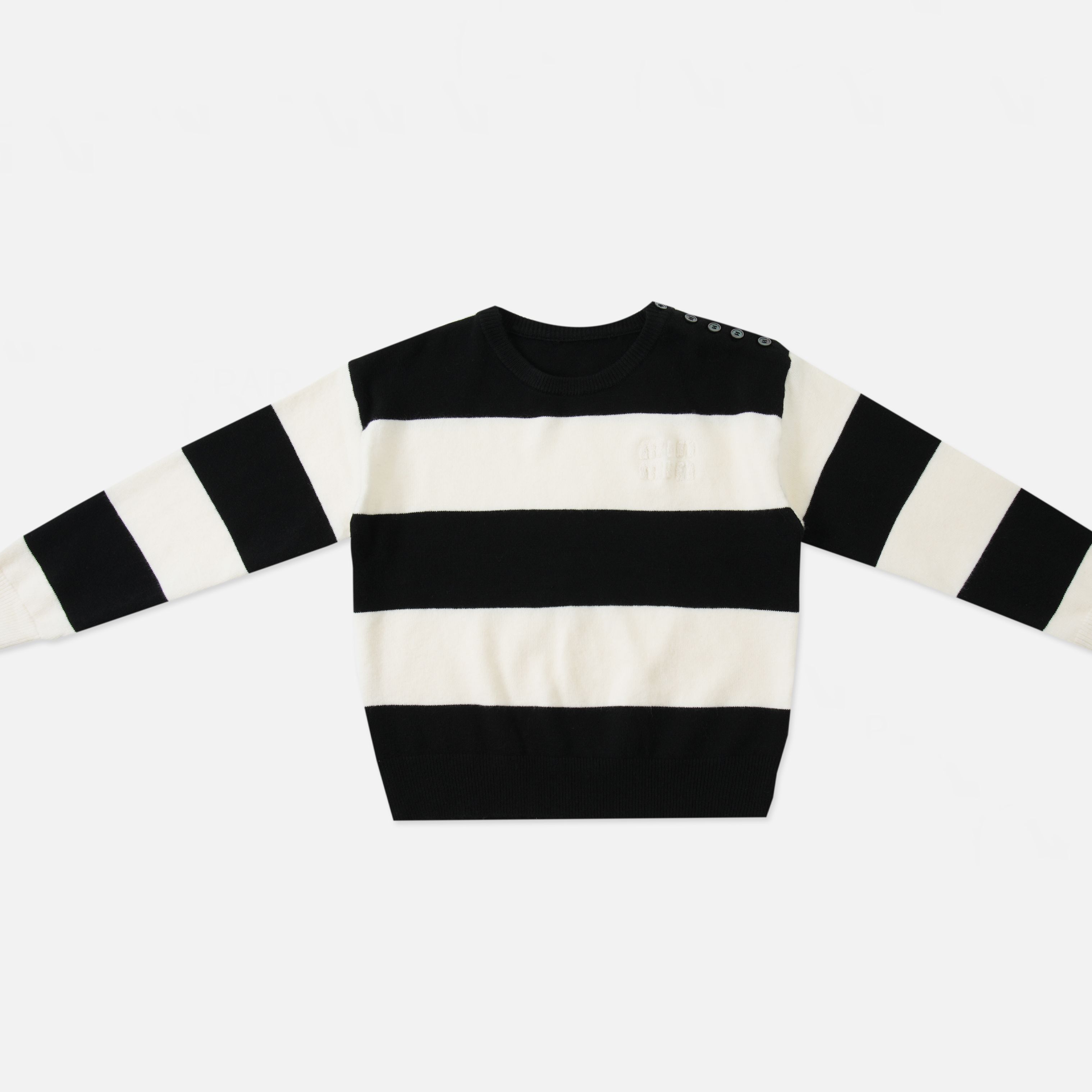 安安推荐【南烟故里】条纹撞色拼接重工肩膀纽扣针织MZS51127967W