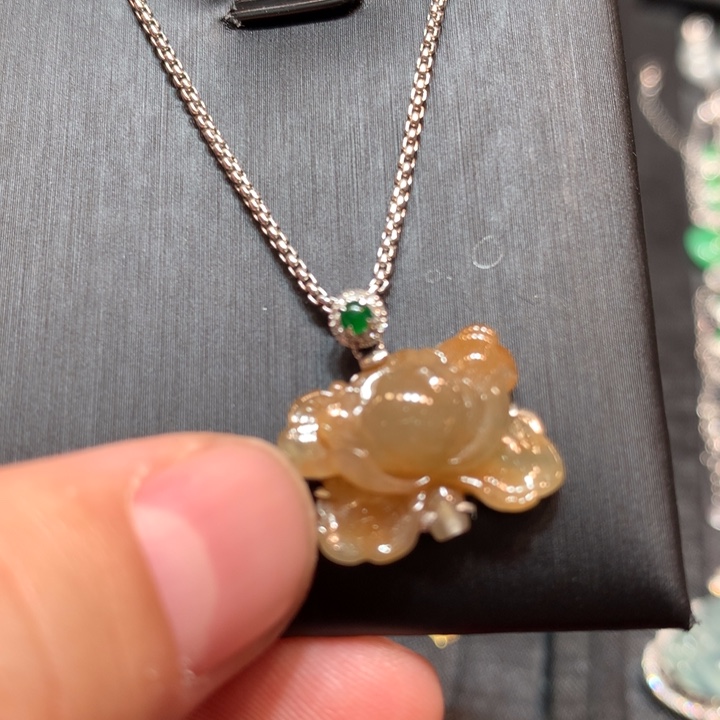 【闪购商品】颈饰18K金镶嵌翡翠翡翠