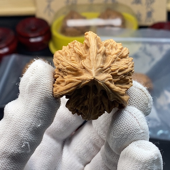 骑***驴文玩核桃吊坠瑕疵不退不换