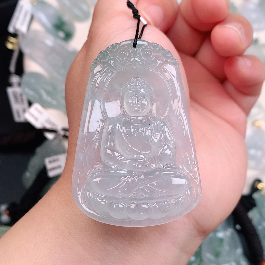 翡翠颈饰未镶嵌冰胶大日如来57*38*6