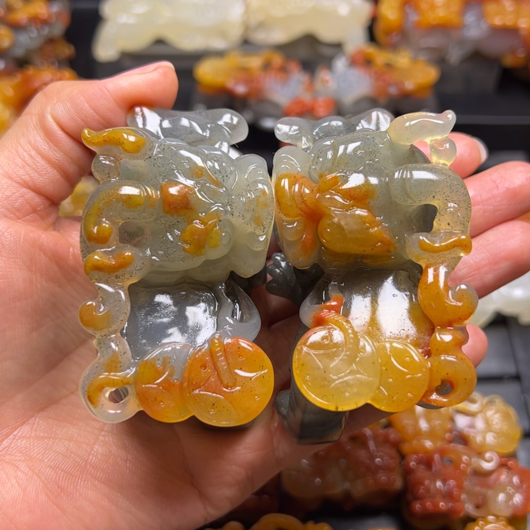 石英质玉（黄龙玉）颈饰未镶嵌树*、
